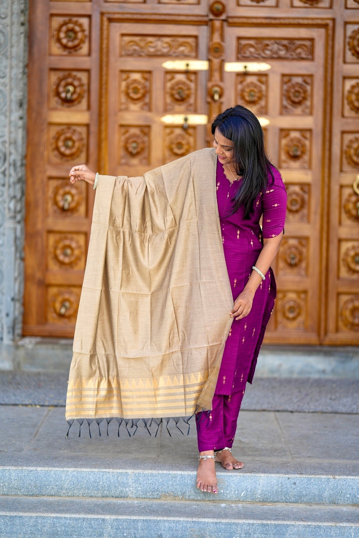 Janani 3 piece raw silk suit set( ready to dispatch)